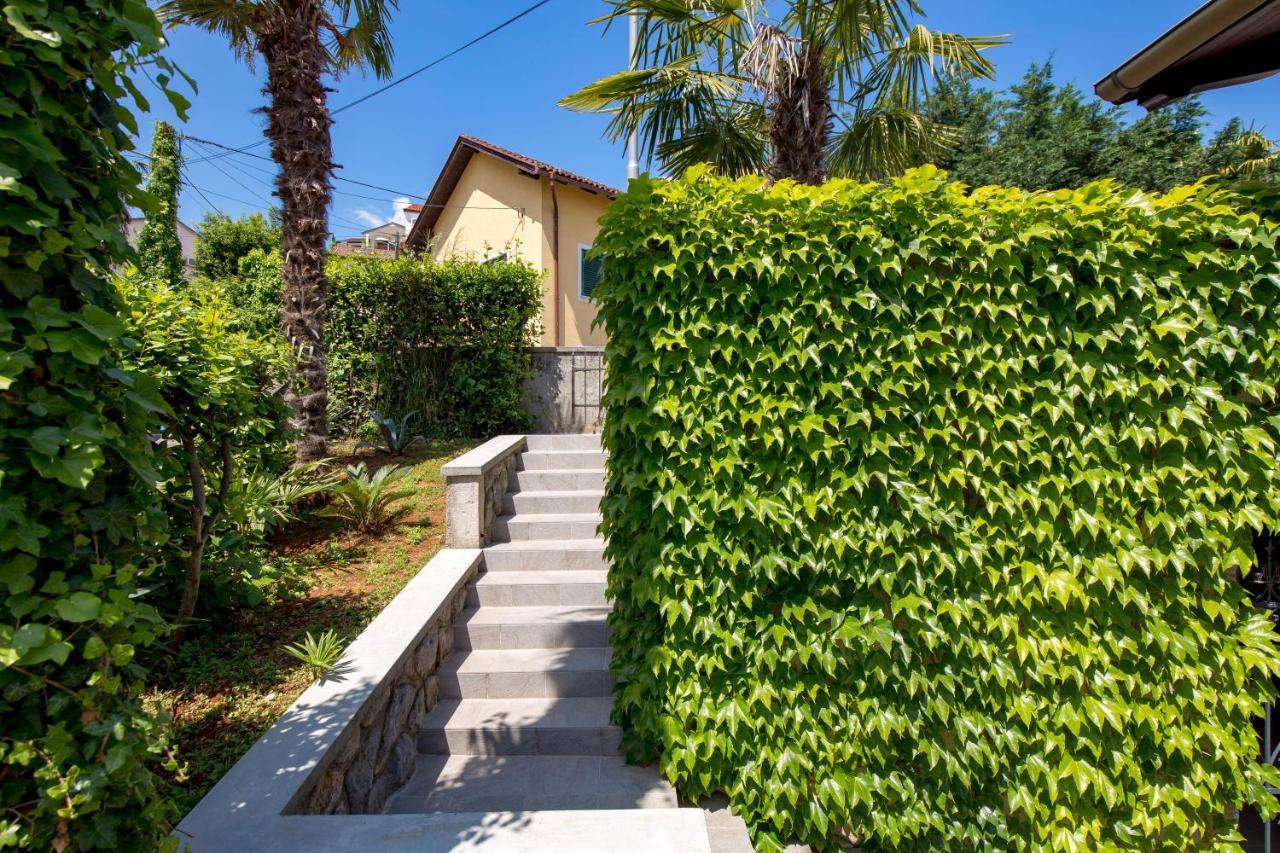 Villa Lomida โอปาติยา ภายนอก รูปภาพ